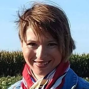 Meet your Posher, Caitlin